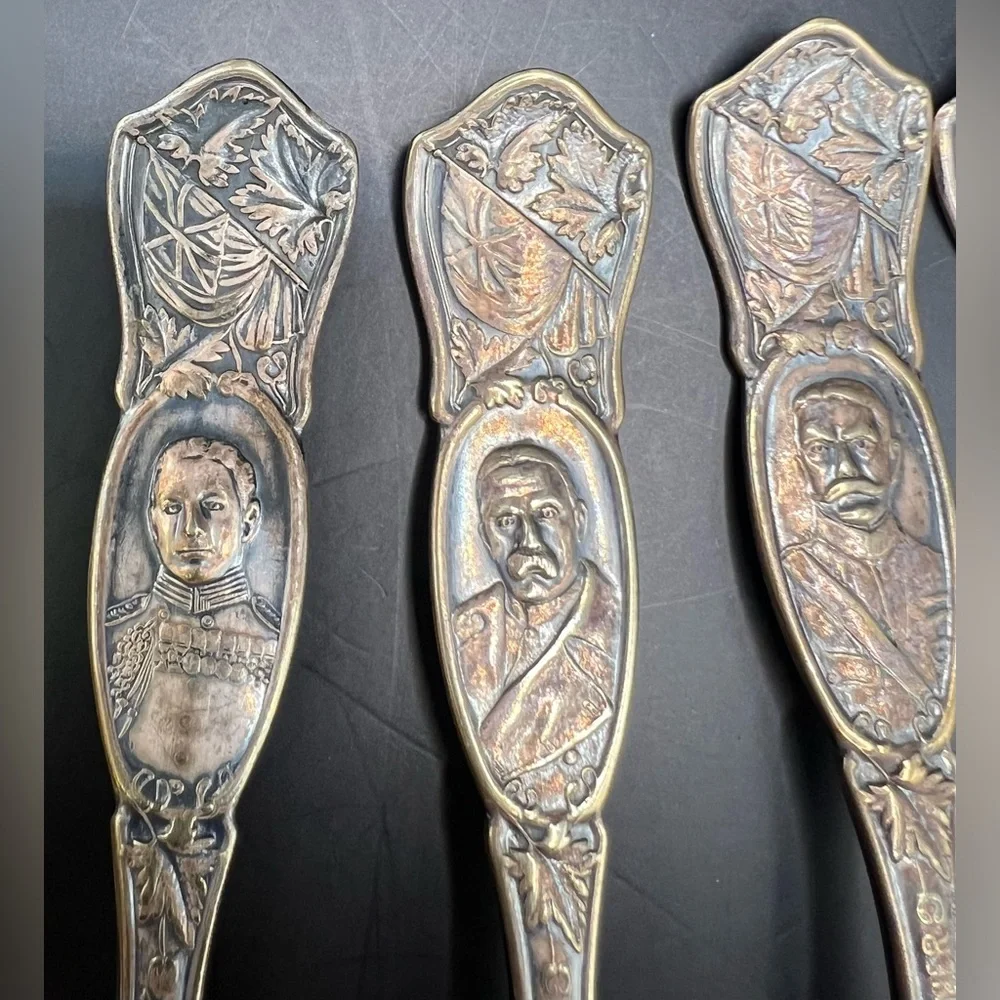 WM Rogers & Son‎ - Vintage Decorative Spoon, Set of 4
